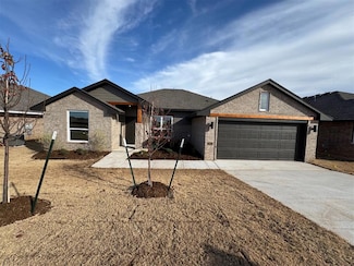 2512 Marsh Ln, Midwest City, OK 73130