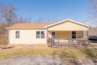 24 Howard St, Pulaski, VA 24301