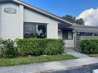 447 Lakeview Dr Unit 5, Weston, FL 33326