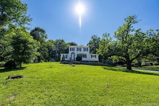 2123 New Hackensack Rd, Poughkeepsie, NY 12603