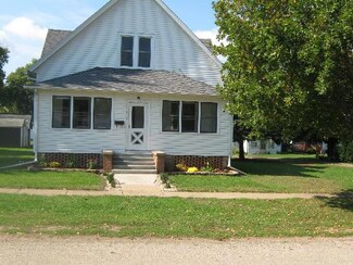 615 Monroe St, Henry, IL 61537