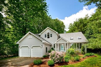 118 Hinckley St, Florence, MA 01062