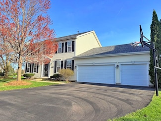 1669 Rolling Hills Dr, Crystal Lake, IL 60014