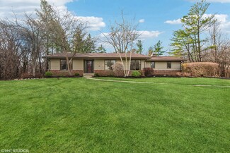 320 Signe Ct, Lake Bluff, IL 60044