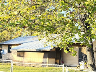 10 Jolly Rogers Dr, Florien, LA 71429