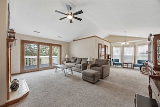 4545 Westchester Dr NE Unit D, Cedar Rapids, IA 52402