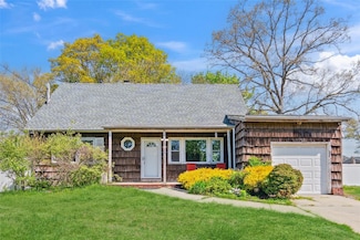 149 Le Grand St, Brentwood, NY 11717