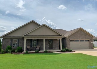 110 Stillwood Dr, Hazel Green, AL 35750