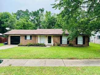 9707 Charleston Dr, Shreveport, LA 71118