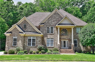 840 Forest Glade Dr, Chesapeake, VA 23322