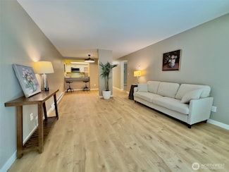 14480 NE 31st St Unit J101, Bellevue, WA 98007