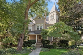 1246 Judson Ave, Evanston, IL 60202