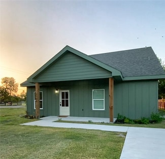 1706 E Avenue F Ave, Kingsville, TX 78363