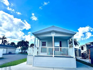 191 Port Place, Naples, FL 34110