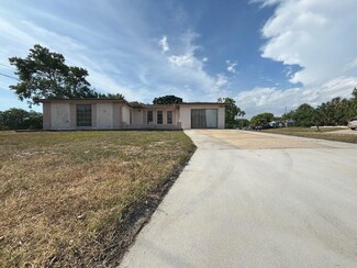 7035 Palisade Dr, Port Richey, FL 34668