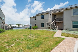 2407 Bayhouse Dr, Rockport, TX 78382