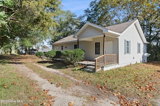 116 Hannah Pickett Seventh Ave, Rockingham, NC 28379