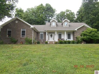 141 Kingswood Dr, Cadiz, KY 42211