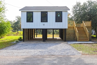 1922 Parsley Ave, Pascagoula, MS 39567