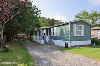 147 Redwood Dr, Barnegat, NJ 08005