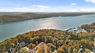 2112 River Bluff Dr, Hixson, TN 37343