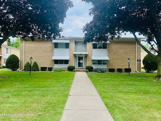21364 Beaconsfield St Unit 3, Harper Woods, MI 48225