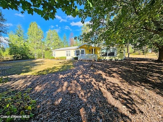 28990 N Miller Rd, Athol, ID 83801