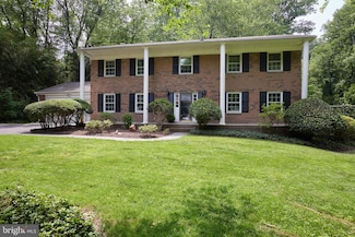 7811 Charleston Dr, Bethesda, MD 20817