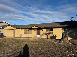 921 College St, Wenatchee, WA 98801
