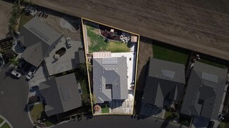 1749 Softwind Dr, Tulare, CA 93274