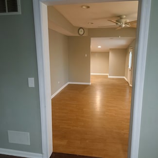 2002 Burr Oak Ln, Lindenhurst, IL 60046