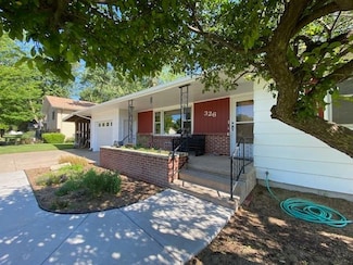 326 E Vesper St, Hesston, KS 67062