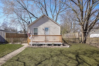 137 S John St, Crown Point, IN 46307