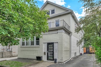 135 Hartwell Rd, Buffalo, NY 14216