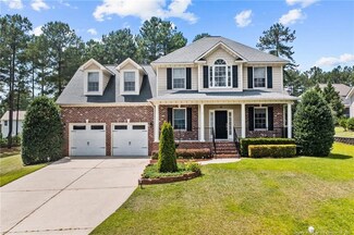 56 Valley Pines Cir, Spring Lake, NC 28390