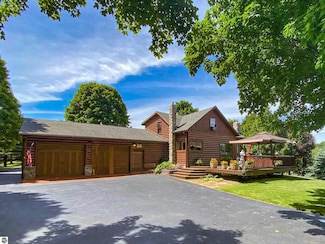 626 S Rusch Rd, Traverse City, MI 49696