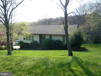 922 Mae West Rd, Confluence, PA 15424