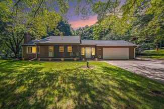 838 S Dettman Rd, Jackson, MI 49203
