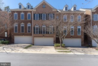 9196 Point Replete Dr, Fort Belvoir, VA 22060