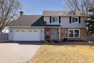 1304 W 140th St, Burnsville, MN 55337