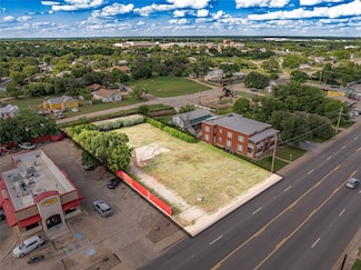 902 W Walker St, Breckenridge, TX 76424