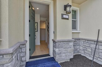 1387 W Middlefield Rd, Mountain View, CA 94043