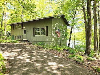 2667 2 1 4 St, Cumberland, WI 54829