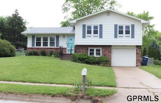 2214 Victoria Ave, Bellevue, NE 68005