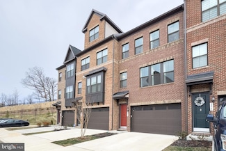 2822 Hokie Ln, Alexandria, VA 22306