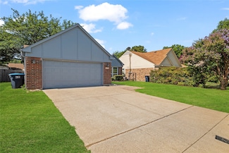 3720 River Birch Rd, Fort Worth, TX 76137