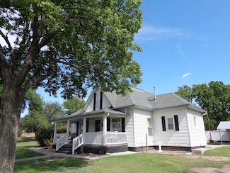 520 N Spruce St, Stockton, KS 67669