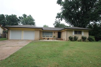 9814 W Par Ln, Wichita, KS 67212