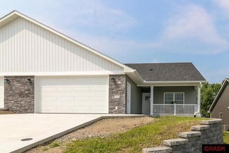 1342 Birchwood Dr, New Ulm, MN 56073