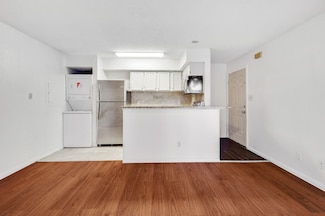 9823 Walnut St Unit L304, Dallas, TX 75243